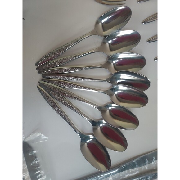 New Superior Stainless USA Radiant Rose 50 Peice Service For 8 + Serving Spoons - Picture 6 of 9